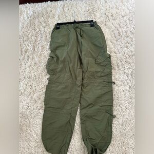Army green parachute pants size XS
